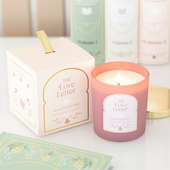 The Book Club Geurkaars &ndash; The Love Letter Rose &amp; Vanilla Musk
