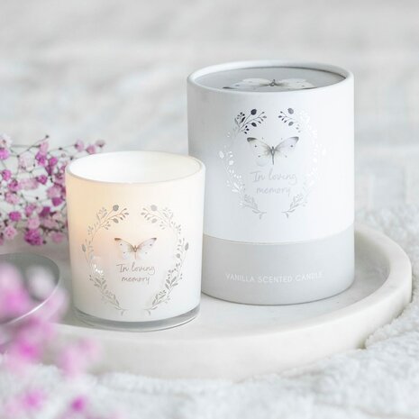 Herinneringskaars &ndash; Vlinder In Loving Memory (Vanille)
