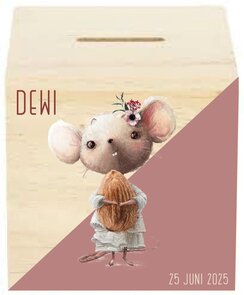 Houten spaarpot meisjesmuis met noot met datum en naam / Oud roze