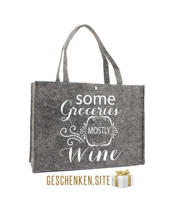 Grijze vilten tas ‘Some groceries mostly wine’ } Grijze vilten tas ‘Some groceries mostly wine’
