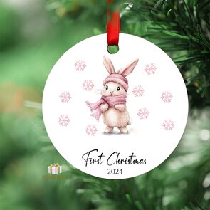 First Christmas 2024 Roze Konijn - Rond MDF Kerstornament