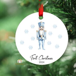 First Christmas 2024 blauwe notenkraker - Rond MDF Kerstornament